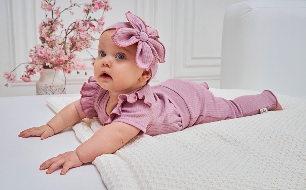 Боди с коротким рукавом и рюшами для новорожденной девочки из лапши