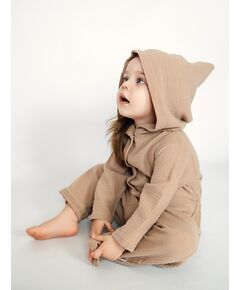 Летний комбинезон из муслина с капюшоном