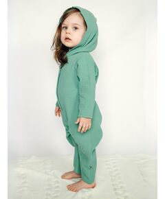 Летний комбинезон из муслина с капюшоном