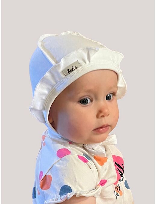 Трикотажный чепчик с рюшами для новорожденных девочек Bebo, бклый