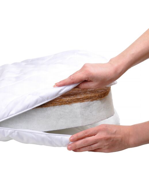 Модель беспружинного ортопедического матраса Light от компании Bebo в приставную кроватку