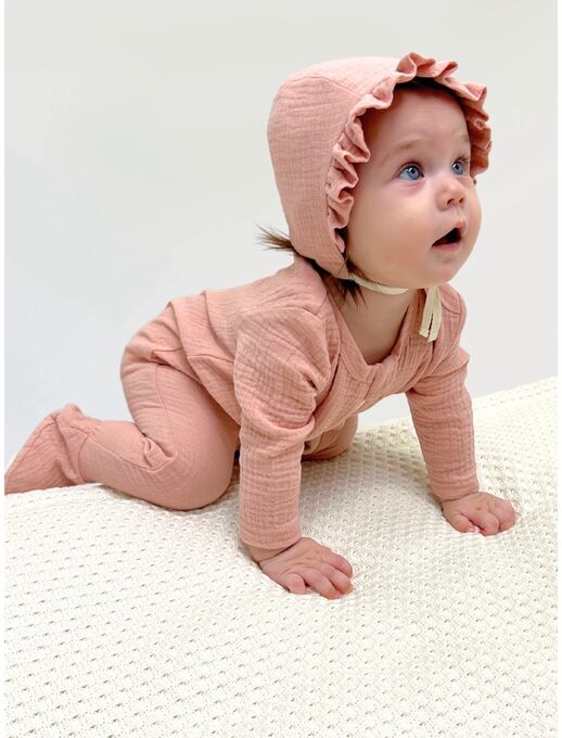 Детская муслиновая шапочка чепчик с рюшами Bebo для новорожденного, Розовый