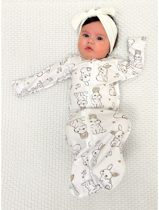 В пеленке-коконе с рукавами на молнии с двумя бегунками Bebo (Бебо) новорожденного легко перепеленать, цвет Зайчики и птички