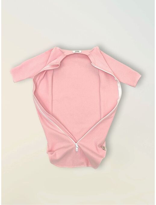 В пеленке-коконе с рукавами на молнии с двумя бегунками Bebo (Бебо) новорожденного легко перепеленать, цвет Чайная роза