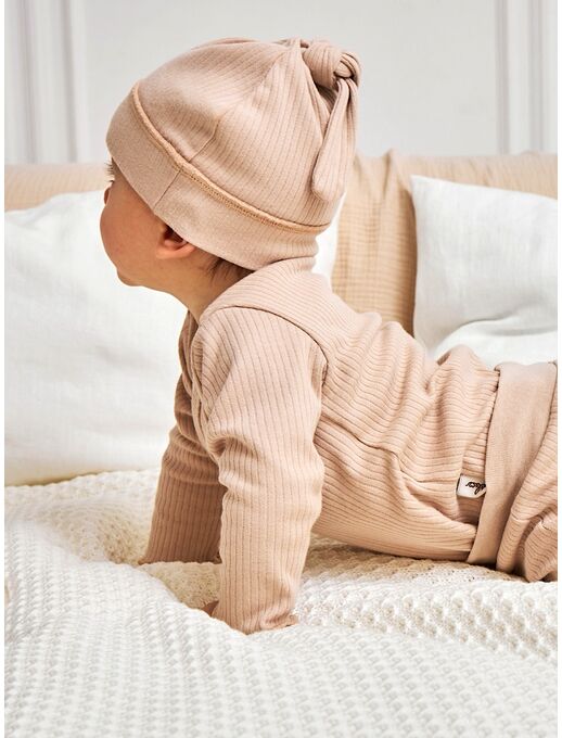 Шапочка с узелком Bebo из хлопка  для новорожденных мальчиков и девочек, для прогулок и на выписку в роддом, цвет Кофе