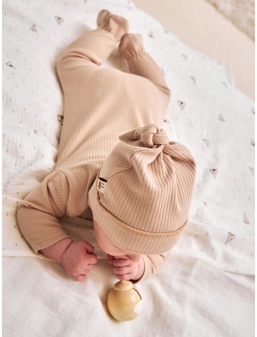 Шапочка с узелком Bebo из хлопка  для новорожденных мальчиков и девочек, для прогулок и на выписку в роддом, цвет Кофе