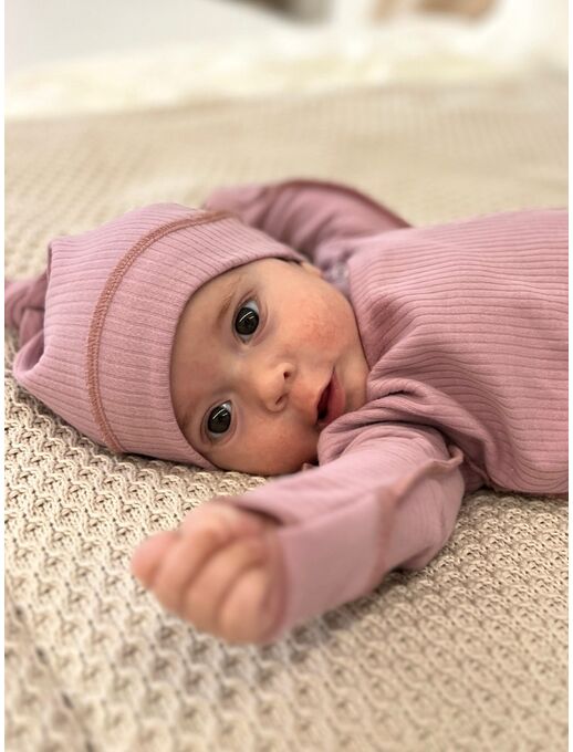 Шапочка с узелком Bebo из хлопка  для новорожденных мальчиков и девочек, для прогулок и на выписку в роддом, цвет Лиловый