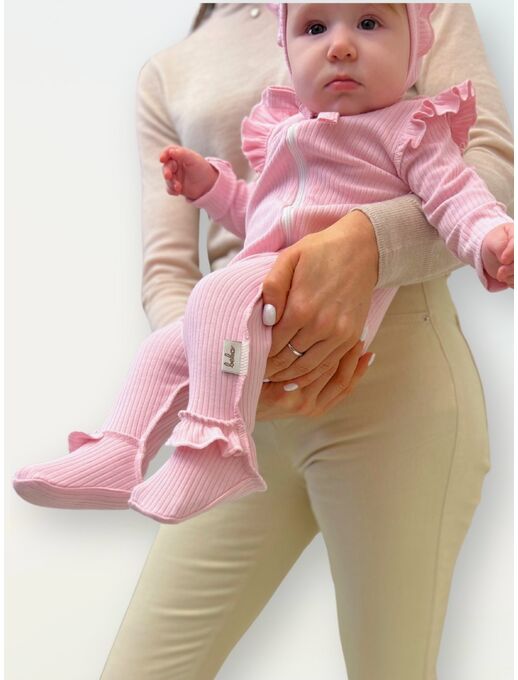 Нательный хлопковый комбинезон слип на молнии с закрытыми ножками и антицарапками с рюшами в рубчик Bebo