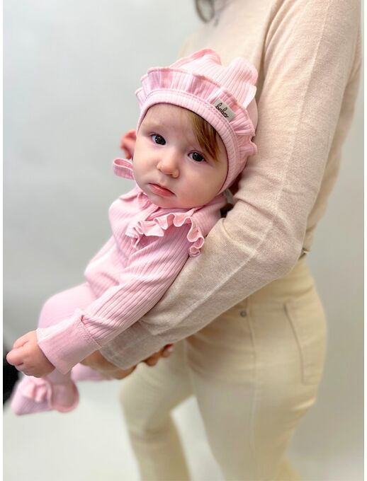 Нательный хлопковый комбинезон слип на молнии с закрытыми ножками и антицарапками с рюшами в рубчик Bebo