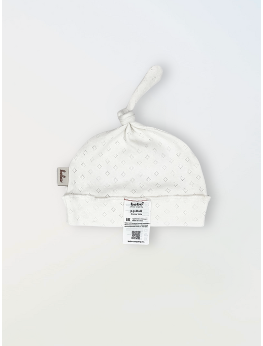 Ажурная шапочка для новорожденных с узелком Bebo, Молочный