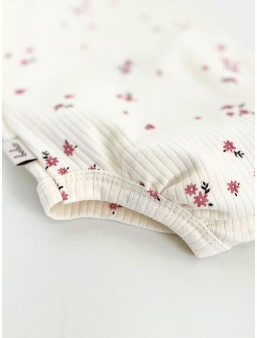 Нарядное боди-кимоно (на запах) с коротким рукавом и рюшами, букетики