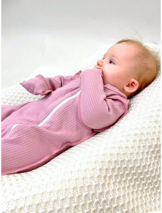 Нательный хлопковый комбинезон слип на молнии с закрытыми ножками и антицарапками в рубчик Bebo