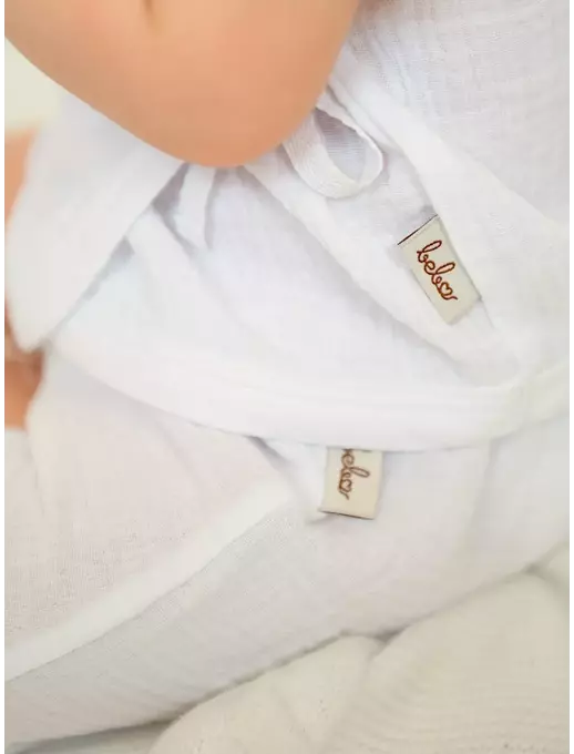 Муслиновая распашонка с коротким рукавом, белая