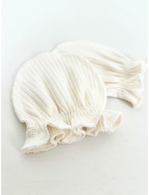 Антицарапки из трикотажа в рубчик от Bebo, экрю