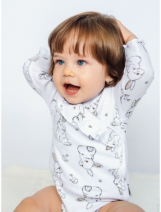 Нарядное боди кимоно (на запах) с длинным рукавом и рюшей по груди, зайчики и птички