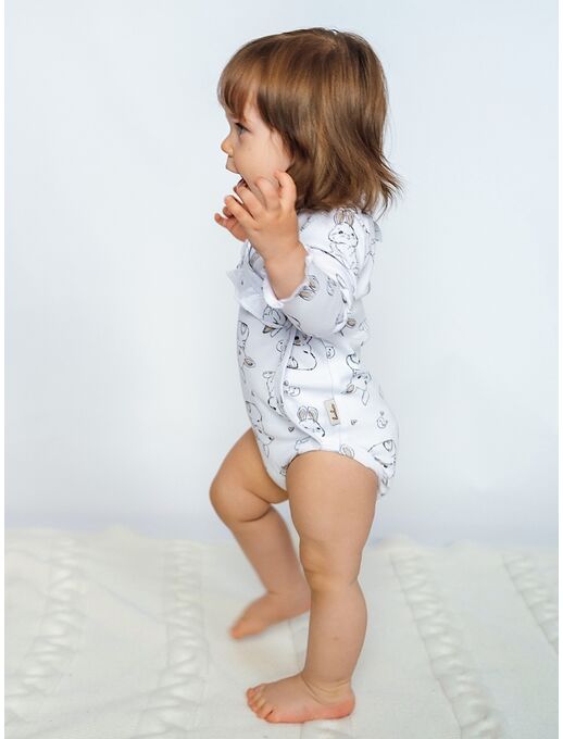 Нарядное боди кимоно (на запах) с длинным рукавом и рюшей по груди, зайчики и птички