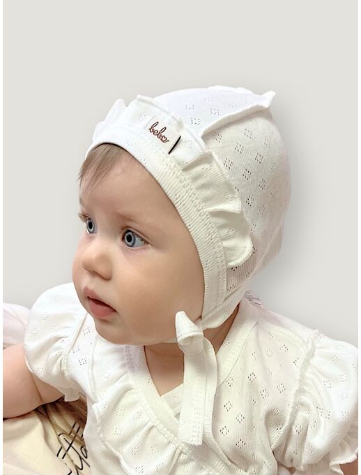 Трикотажный ажурный чепчик с рюшами для новорожденных девочек Bebo, молочный
