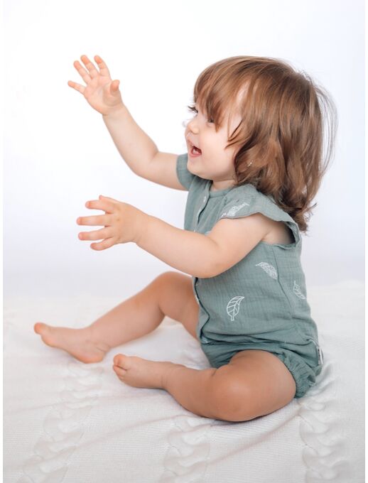 Муслиновый песочник с для девочки с крылышками, перышки на мятном