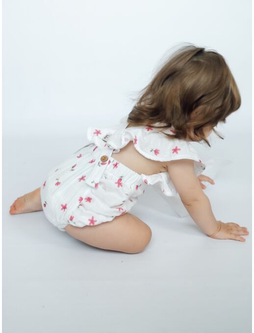 Муслиновый ромпер Bebo с для девочки на бретелях с крылышками, Цветочки на белом