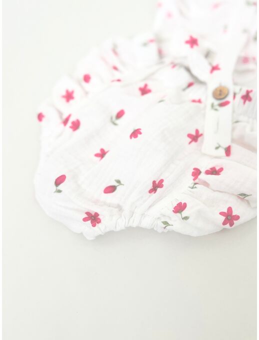 Муслиновый ромпер Bebo с для девочки на бретелях с крылышками, Цветочки на белом