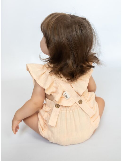 Муслиновый ромпер Bebo с для девочки на бретелях с крылышками, пудровый