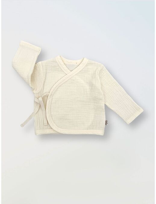 Муслиновая распашонка на завязках с глубоким запахом и антицарапками. экрю