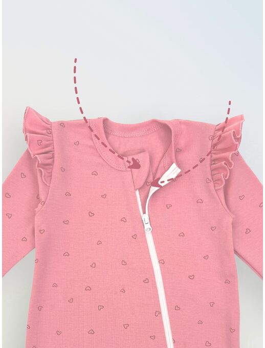 Комбинезон с рюшей по пройме и рюшей по лапкам, Сердечки на розовом